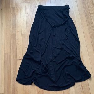 Hi-lo black skirt